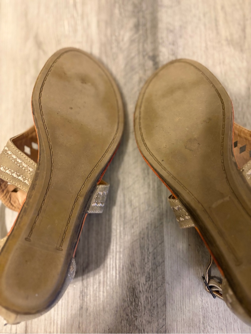 Report Taupe Suede Cutout Thong Sandals with Cognac Footbed - Picture 3 of 3